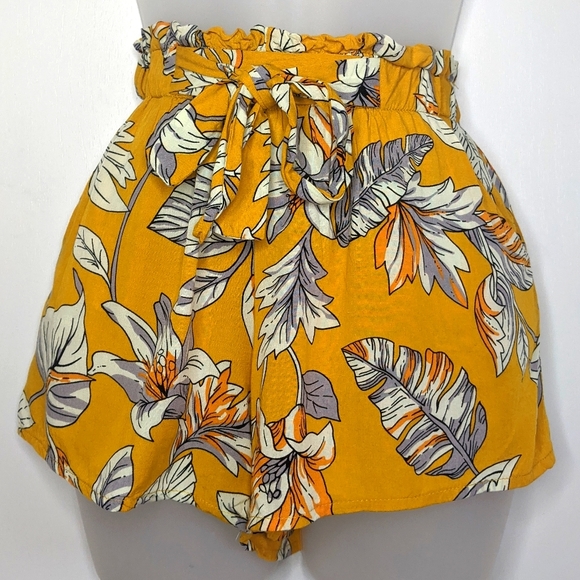 Breeze Ever Pants - Breeze Ever floral front tie shorts S